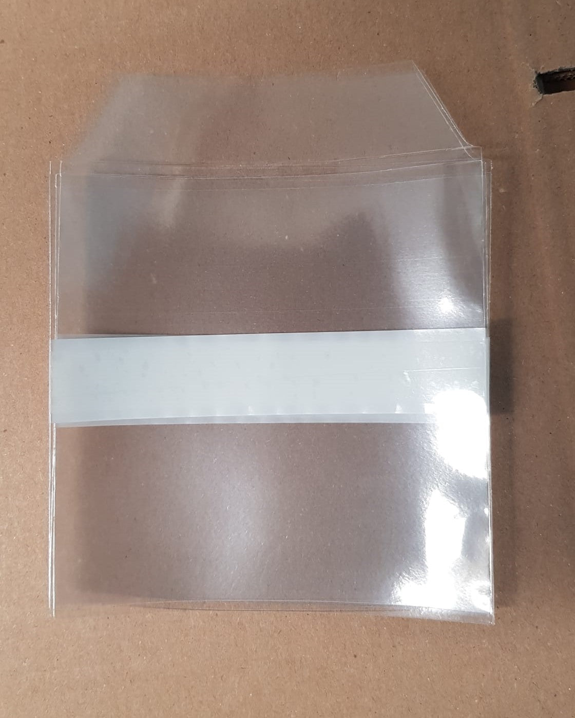 300 bolsillos para CD o DVD con solapa y pegamento - 100 micras